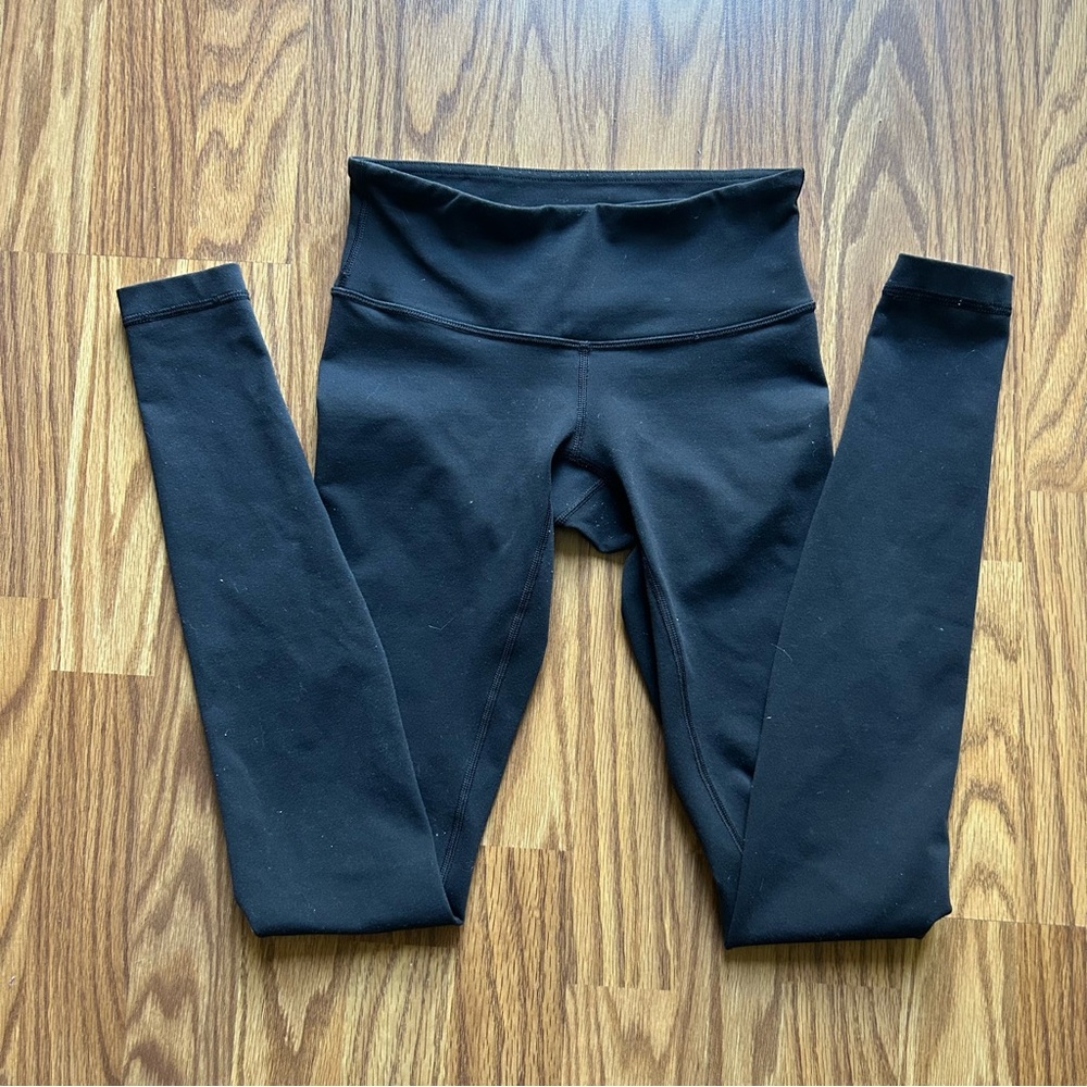 Women's Lululemon Wunder Under Black Leggings. Size 2, 30" inseam